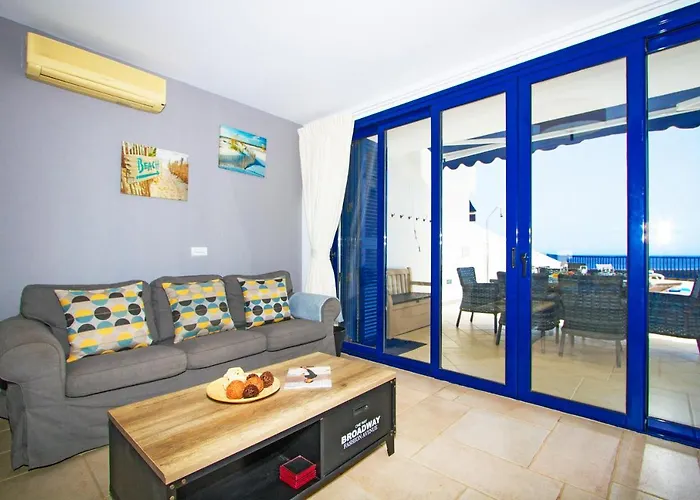 Atlantis Feriehus Puerto Calero